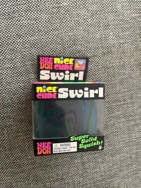 Nice Cube Swirl Super Solid Squish - Black/Green/Purple
